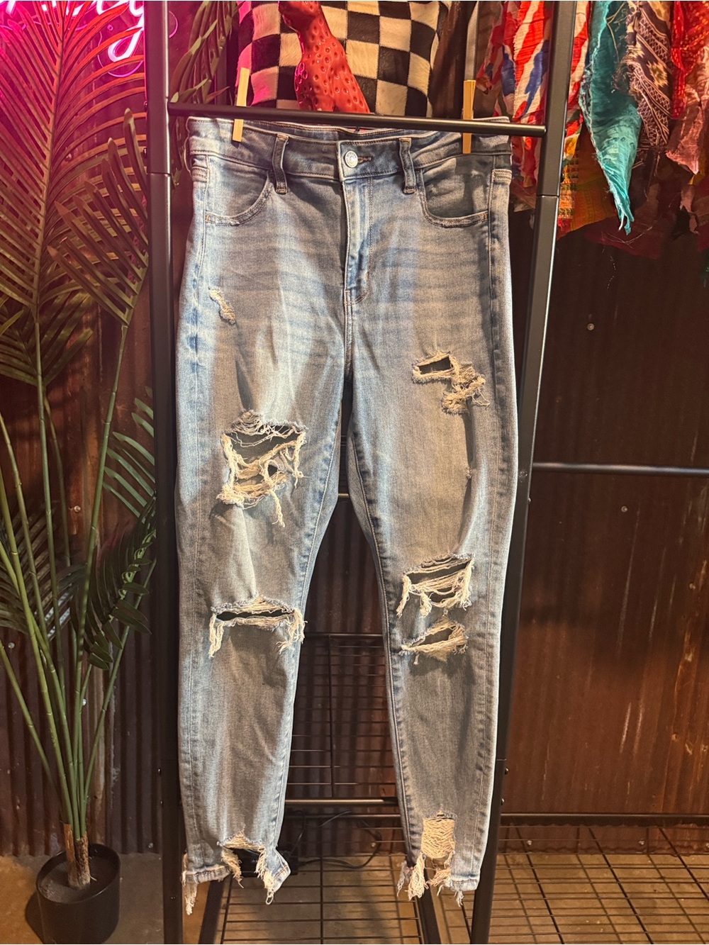 American Eagle Outfitters Distressed Light Wash Skinny Jeans size 10